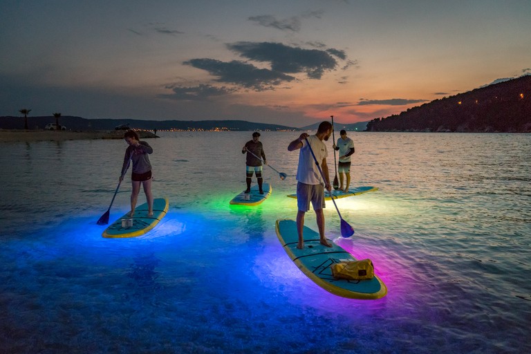 Delad: Stand Up Paddleboard kvällstur med glödSplit: Paddeltur på SUP-bräda i månskenet