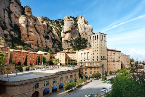 Z Barcelony: Klasztor Montserrat z przewodnikiemPopołudniowa wycieczka dwujęzyczna: preferowany j. angielski