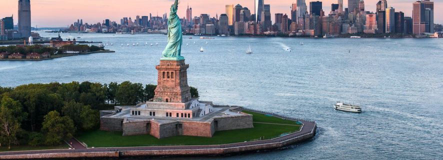 New York City: Statue of Liberty and Top Sights Walking Tour
