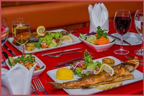 Istanbul: Bosphorus Night Dinner Cruise