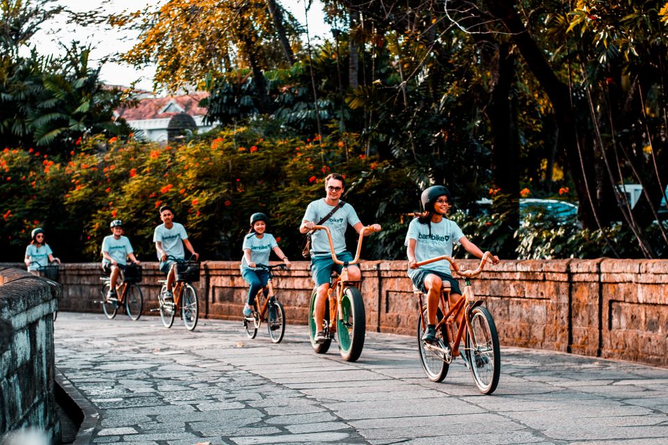 Manila: Historical Bamboo Bike Tour in Intramuros