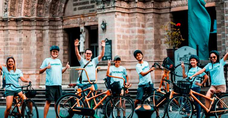 Manila: Passeio histórico de bicicleta com bambu em Intramuros