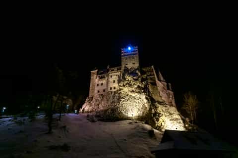 Bucharest: Dracula Castle Night Tour & Romanian Dinner