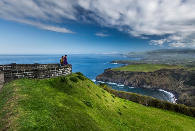 Visit São Miguel East Full-Day Van Tour with Lunch in São Miguel