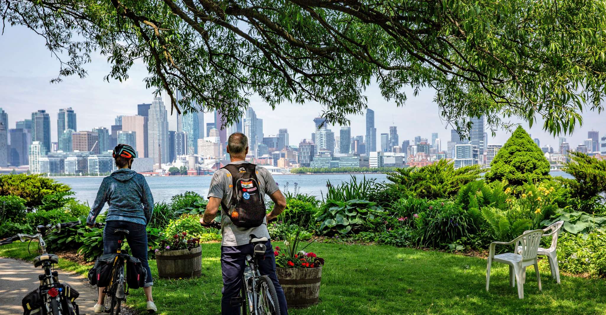 Toronto Waterfront and Islands Guided Bicycle Tour