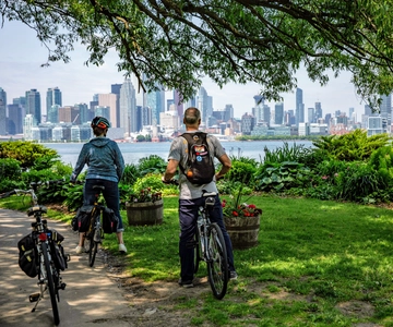 Toronto Waterfront and Islands Guided Bicycle Tour