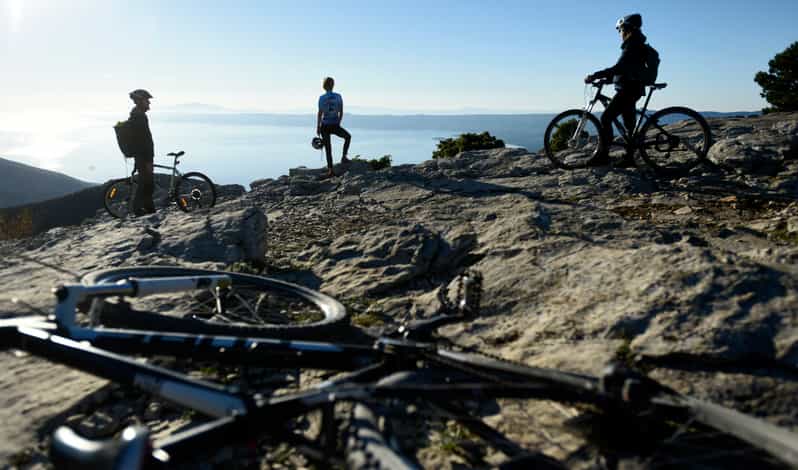 From Supetar & Postira: Vidova Gora to Dol Biking Tour