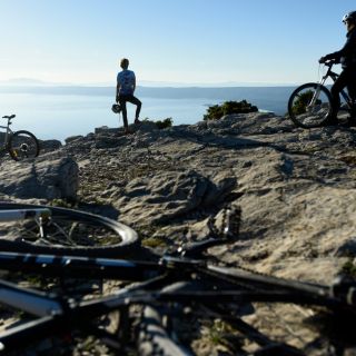 From Supetar & Postira: Vidova Gora to Dol Biking Tour