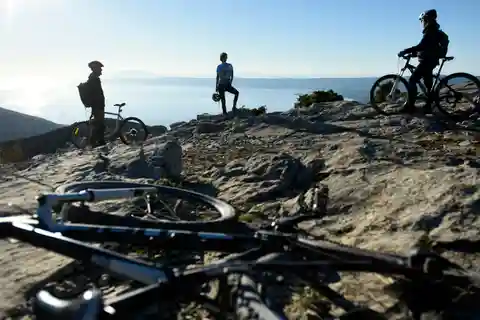 Brač island: Vidova Gora Škrip Splitska Postira Biking Tour