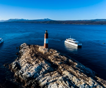 Ushuaia: Beagle Channel & Sea Wolves Island Catamaran Cruise