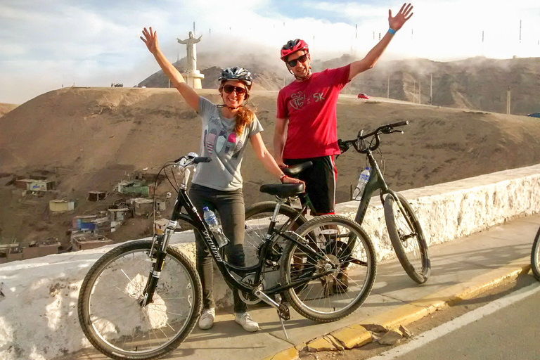 Van Miraflores: Hoogtepunten fietstocht door Lima en JezusbeeldLima: fietstocht door Miraflores, La Costa Verde en Chorrillos