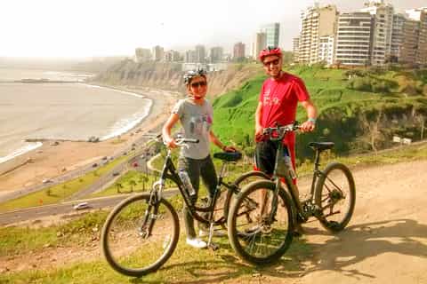 Miraflores: Guided Bike Tour to Barranco