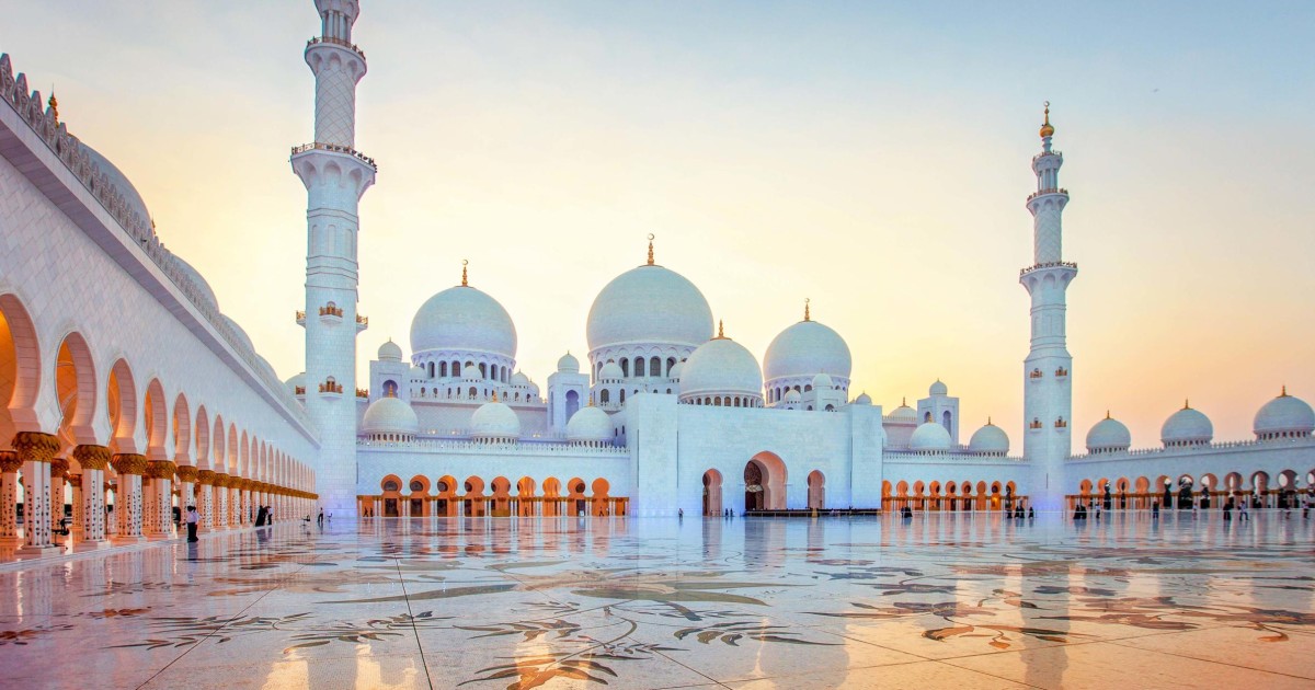 Abu Dhabi Sheikh Zayed Mosque Half-Day Tour from Dubai | GetYourGuide