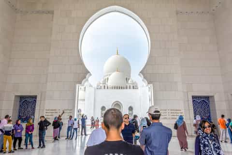 Abu Dhabi: tour alla Moschea dello Sceicco Zayed da Dubai