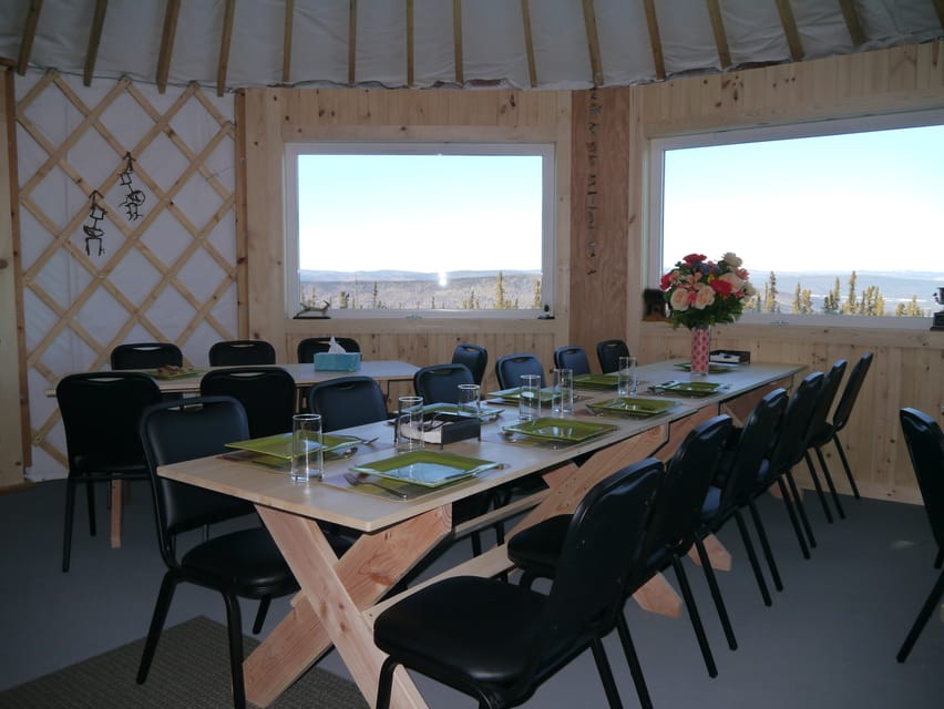 Fairbanks, Moonlight Dog Sled, Dinner & Northern Lights - Hizvo
