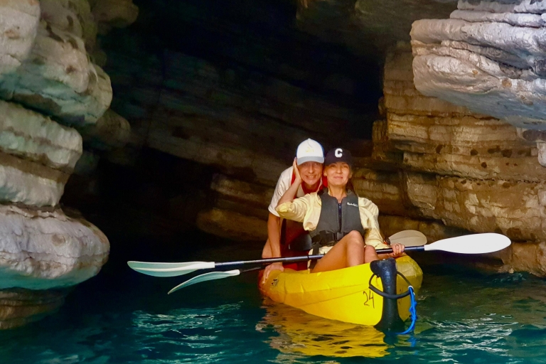Budva : 3 heures de paddle board ou de kayak pour visiter les grottes côtièresBudva : balade de 3 h en kayak vers les grottes côtières