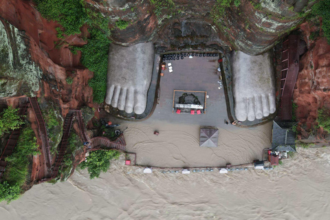 Chengdu: Private Day Tour to the Leshan Giant Buddha Basic Tour with Guide and Transfer - No ticket no food