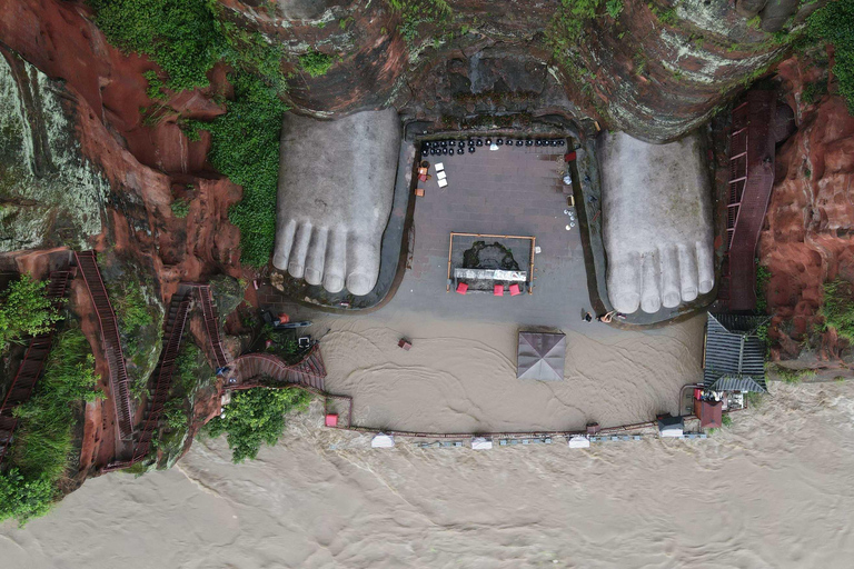 Chengdu: Private Day Tour to the Leshan Giant Buddha Basic Tour with Guide and Transfer - No ticket no food