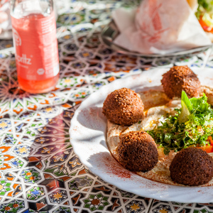 Berlin: Downtown Food Tour with 8 Authentic Local Tastings