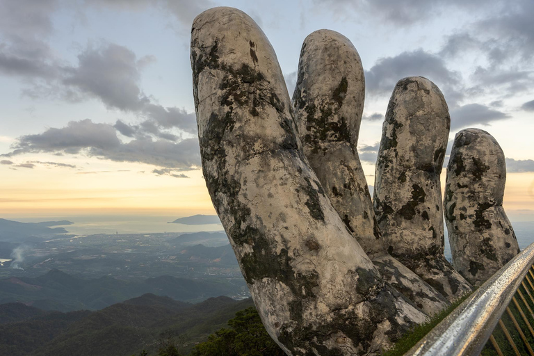 Hoi An: Hue Transfer with Scenic Route over The Hai Van Pass