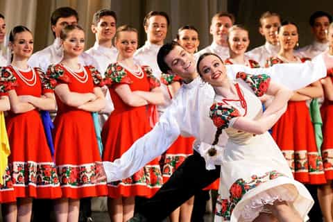 St. Petersburg: Russian Folk Show with Buffet