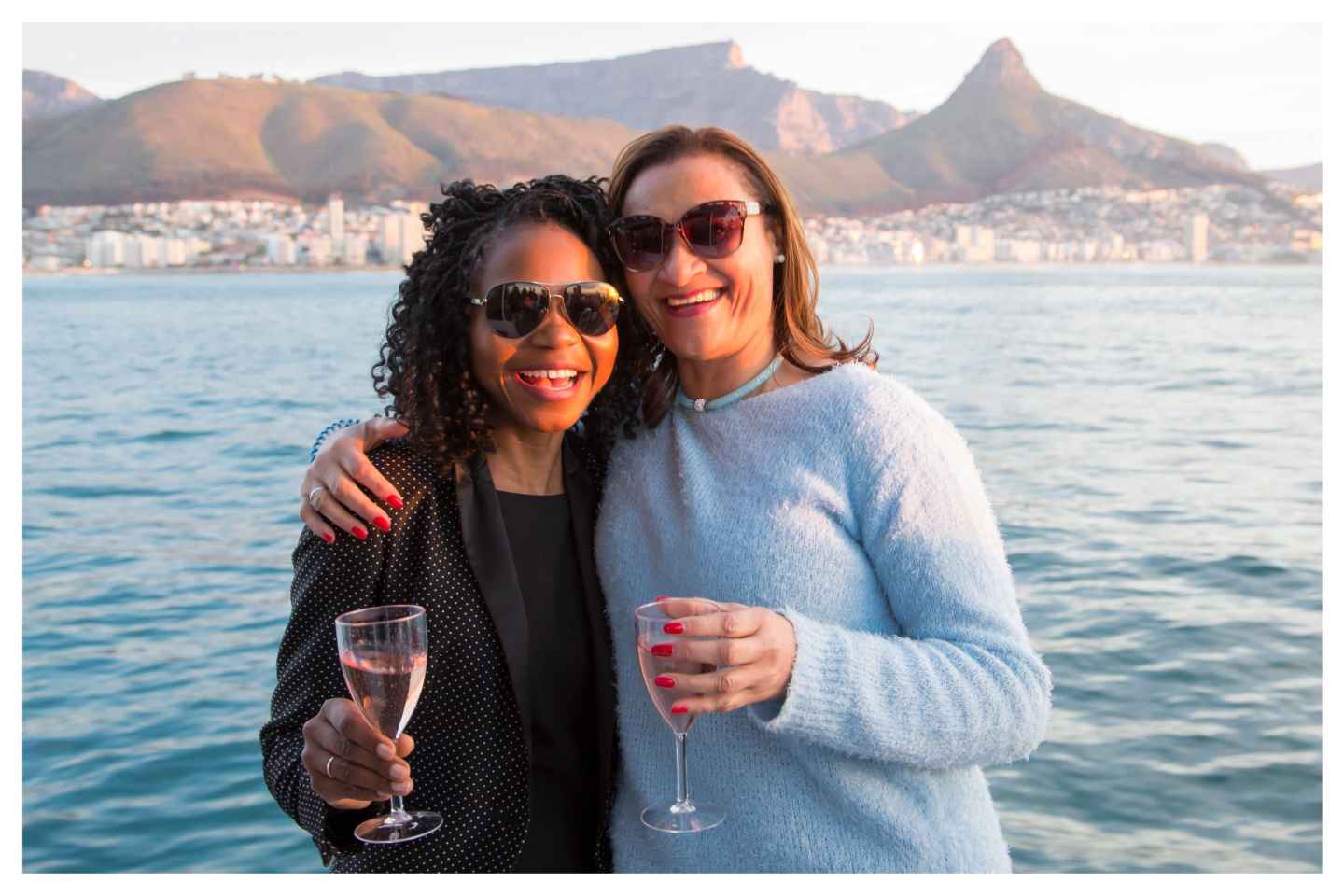 Kapstadt: Bootsfahrt zum Sonnenuntergang mit Champagner