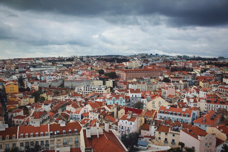 Lissabon: Stadt-Erkundungsspiel im Bairro Alto und BicaTour auf Portugiesisch