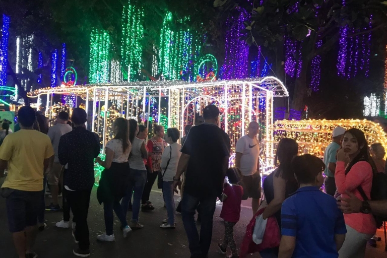 Świąteczna wycieczka po Medellin(Kopia) Świąteczna wycieczka z lampkami w Medellin