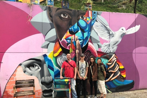 Medellin: Comuna 13 Viertel & Street Art - Private Tour(Copy of) Comuna 13 Viertel & Street Art - Private Tour am Morgen