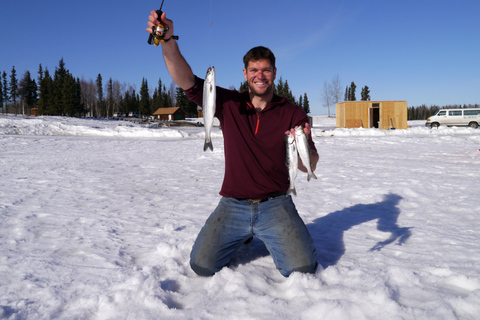 Fairbanks: Tour di una giornata di pesca sul ghiaccioFairbanks: tour di una giornata di pesca sul ghiaccio