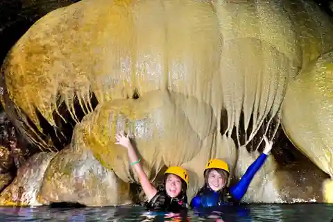 Miyako Adası: Kabak Kireçtaşı Mağarası ve Kano