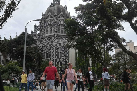 Medellín: Tour della città e dei musei culturali