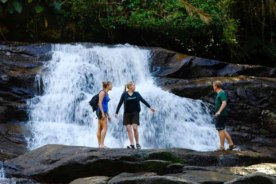 Paraty: Dschungel-Wasserfälle und Cachaça-Destillerie Jeep Tour. Foto: GetYourGuide Paraty: Dschungel-Wasserfälle und Cachaça-Destillerie Jeep Tour. Foto: GetYourGuide