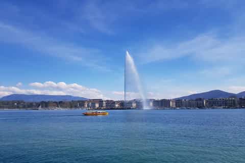 Geneva: Old Town Walking Tour and Ferry Ride