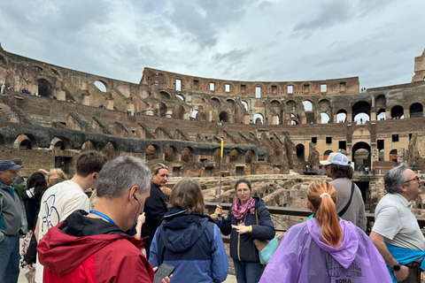 Roma: Coliseu, Arena, Fórum e Monte Palatino para grupos pequenosRoma: Tour pela Arena do Coliseu, Fórum Romano e Monte Palatino