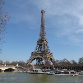 Paris: Explore with a Treasure Hunt on Non-Electric Scooters