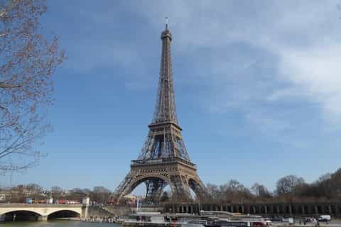 Paris: Explore with a Treasure Hunt on Non-Electric Scooters