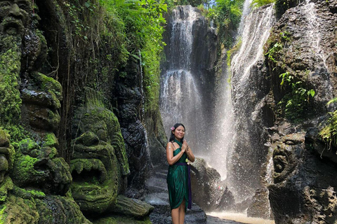 ubud griya beji wasserfälle : reinigungszeremonie