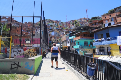 Medellin: Barrio Transformation Tour Standard Option