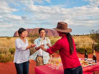 Uluru: Sonnenuntergang, Sekt, Käseplatte & Gourmet-BBQ Uluru: Sonnenuntergang, Sekt, Käseplatte & Gourmet-BBQ