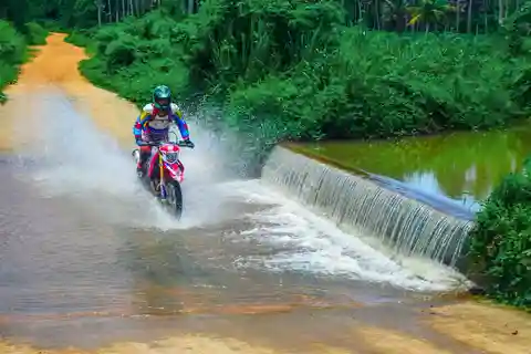 Pattaya: Halve dag Enduro tour met gids en maaltijd
