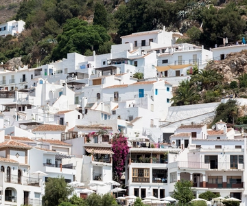 From Malaga: Nerja and Frigiliana Tour