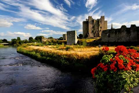 Dublin: Trim Castle and Slane Whiskey Distillery Tour
