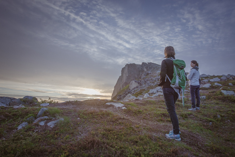 Tromsø: Midnight Sun Hike in the wilderness