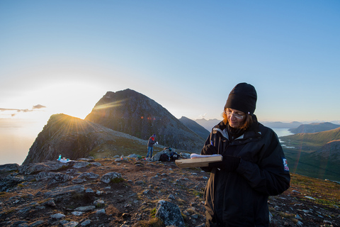 Tromsø: Midnight Sun Hike in the wilderness