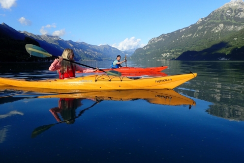 Interlaken: wycieczka kajakiem po turkusowym jeziorze BrienzAnuluj do 3 dni wcześniej: wycieczka kajakiem po jeziorze Brienz