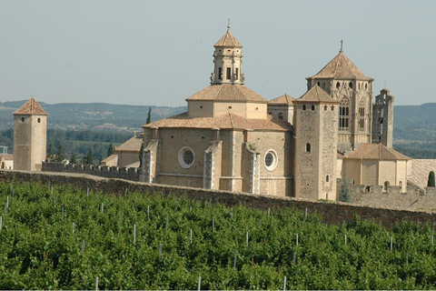 Från Salou: Rundtur i klostret Poblet med upphämtning från hotelletFrån Salou: Rundtur till klostret Poblet med upphämtning från hotellet