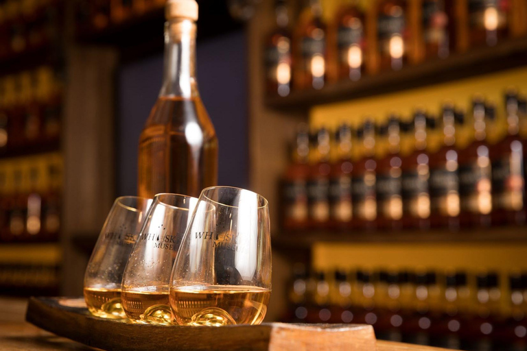 Dublin: Irish Whiskey Museum Blending Tour with Tastings