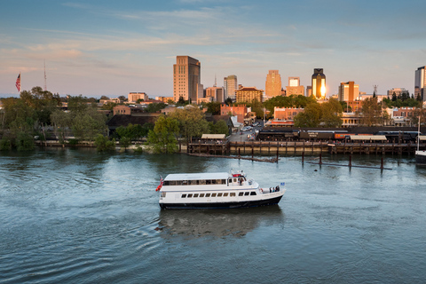 Sacramento: Crociera sul fiume Rock The YachtSacramento: crociera sul fiume Rock The Yacht