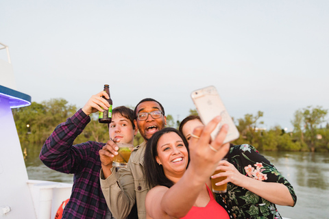 Sacramento: Crociera sul fiume Rock The YachtSacramento: crociera sul fiume Rock The Yacht